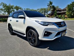 2018 Toyota Fortuner 2.8 TRD Sportivo SUV ออกรถง่าย A/T 